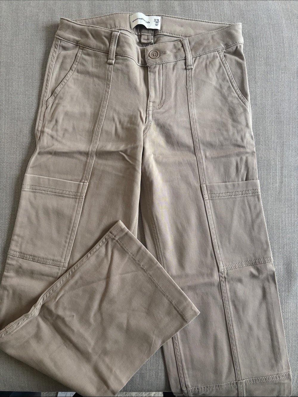 abercrombie kids Girls Light Brown Low Rise Baggy Cargo Pants Size 9/10 Long NWT